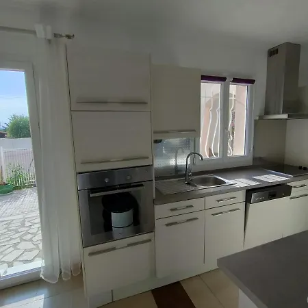 Adrech - 3 Pieces, Piscine Partagee - Sud6001 Semesterbostad