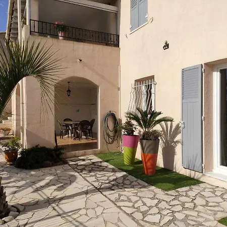 Adrech - 3 Pieces, Piscine Partagee - Sud6001 * Fréjus